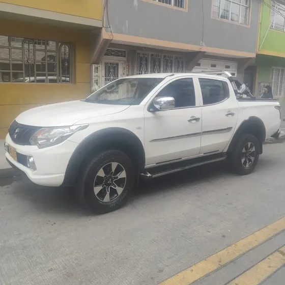 Mitsubishi L200 Sportero 2016 2.5 High Power