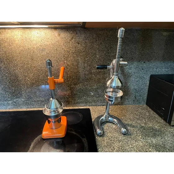 2 Exprimidores De Acero (naranja, Limón, Toronja)