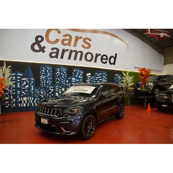 Jeep Grand Cherokee 6.4 Srt-8 Mt