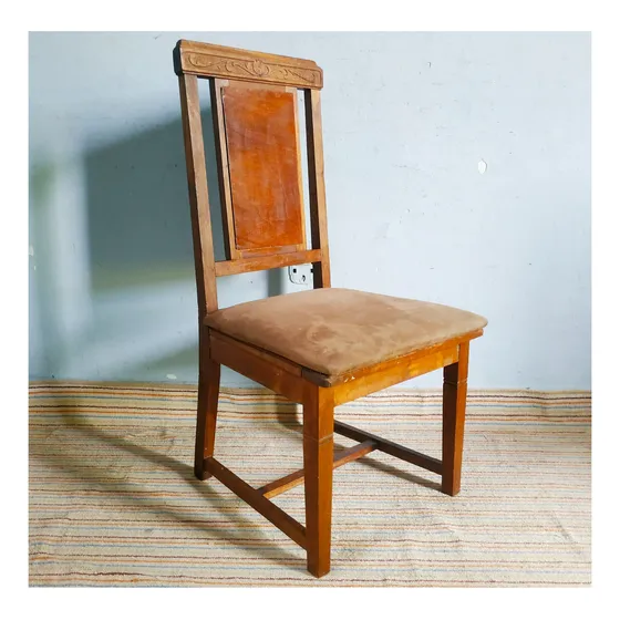 Silla De Roble Estilo Ingles Tapizado Gamuza Marrón