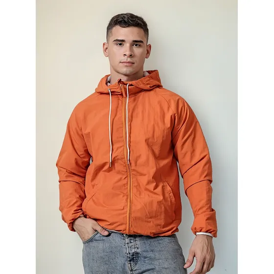 Campera Hombre Rompeviento Con Capucha Y Bolsillos Lisa