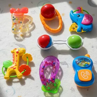 Kit 07 Chocalho Bebê Brinquedo Sensorial C/ Sons Chocalho Diversos R