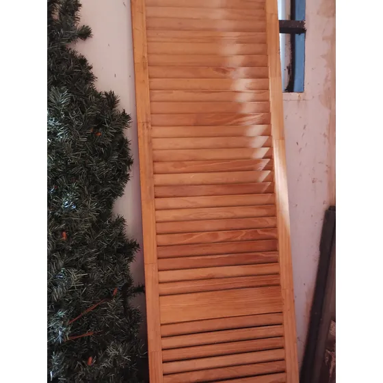 Puerta De Madera Plegable De Romanilla