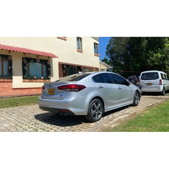 Kia Cerato Pro 1.6l Zenith At