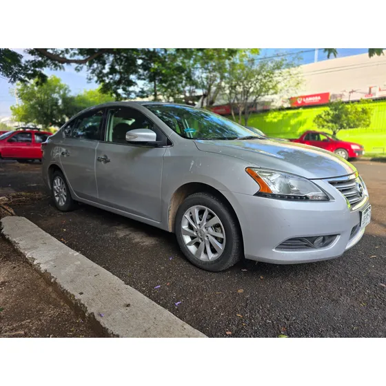Nissan Sentra 1.8 Advance Cvt
