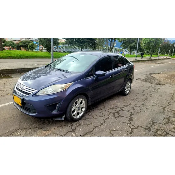 Ford Fiesta Sedan Automático