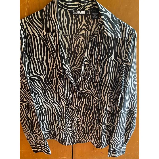 Camisa Manga Larga Dama De Cebras, Talla S. Usada.