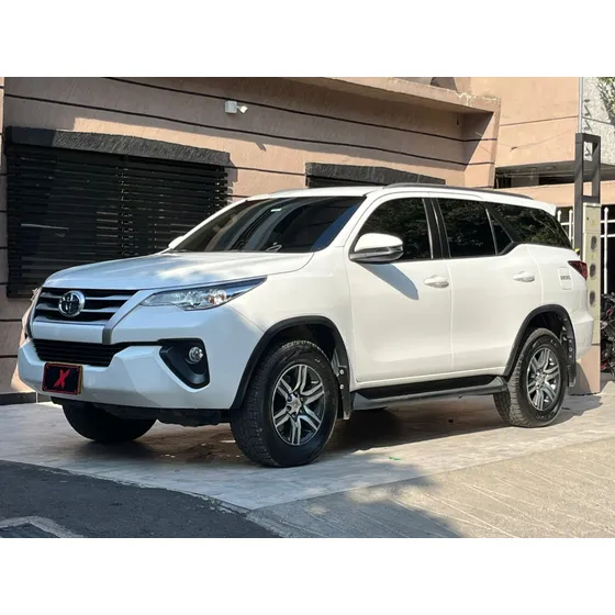 Toyota Fortuner 2.4 Street At 7as