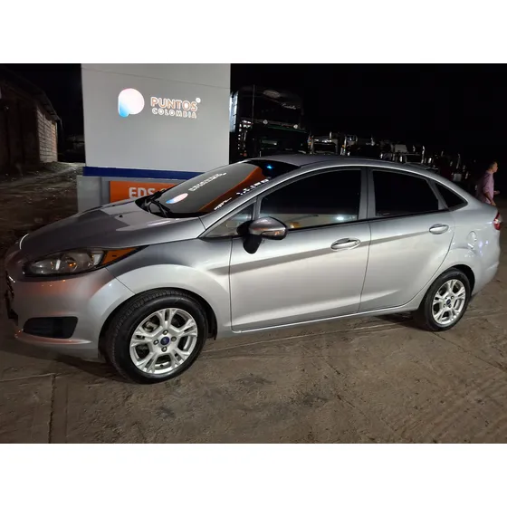 Ford Fiesta 1.6 Sportback Se Mecánica