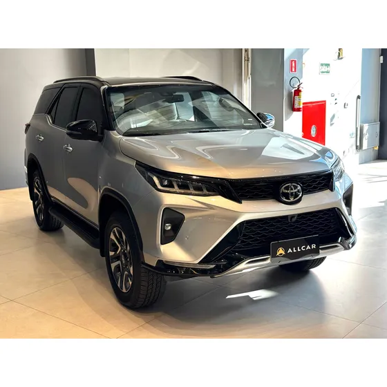 Toyota Sw4 Diamond 2.8 Turbo 4x4 Die. Aut. 7l