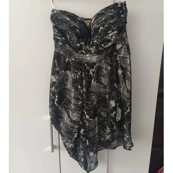Vestido Casual De Strapless Estampado, Talla M, Usado