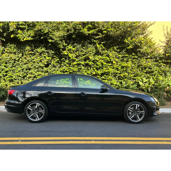 Audi A4 2.0 Prestige Tfsi S-tronic 4p