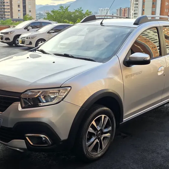 Renault Stepway 2022 1.6 Intens