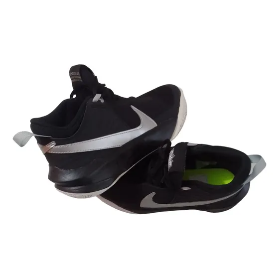 Zapatos Nike Team Hustle D10 Jn Black/silver