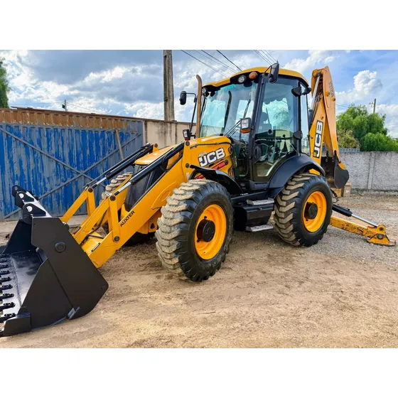 Retroescavadeira Jcb 4cx 2013 4x4 Cabinada