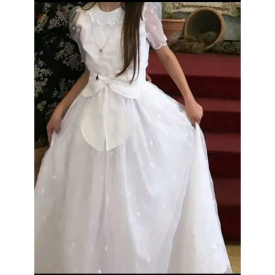 Vestido De Primera Comunión En Seda Bordada.