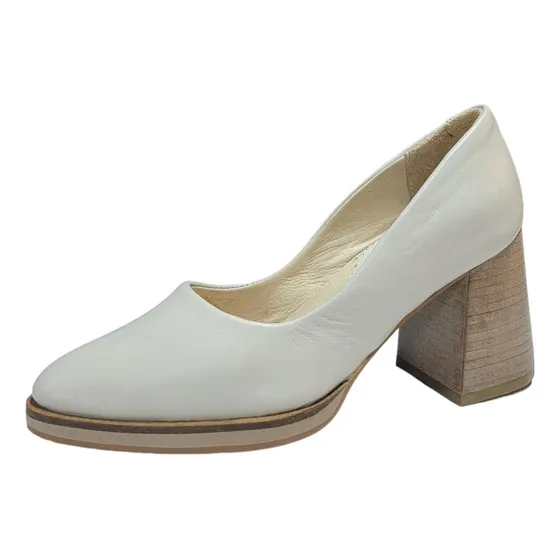 Stiletto De Cuero Natural. Stiletto Natural