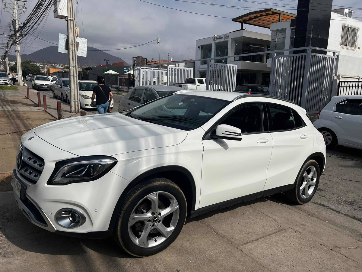 Mercedes Benz Gla 200 Automática Con Gps