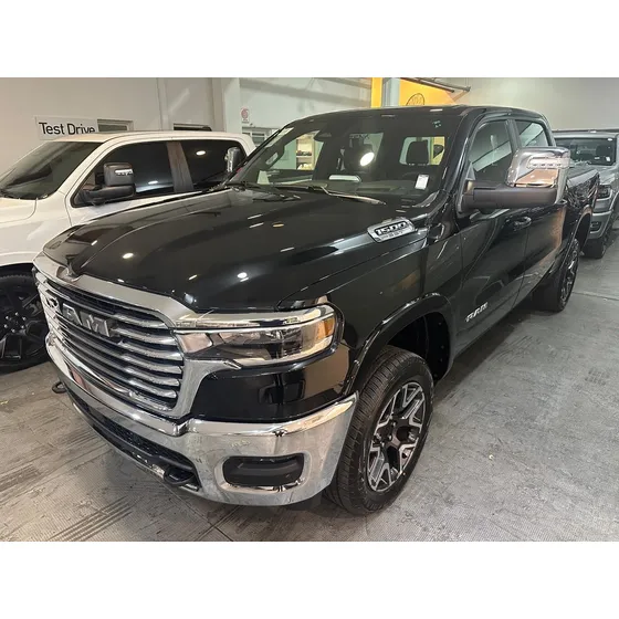 Ram 1500 5.7 Laramie At8 4x4