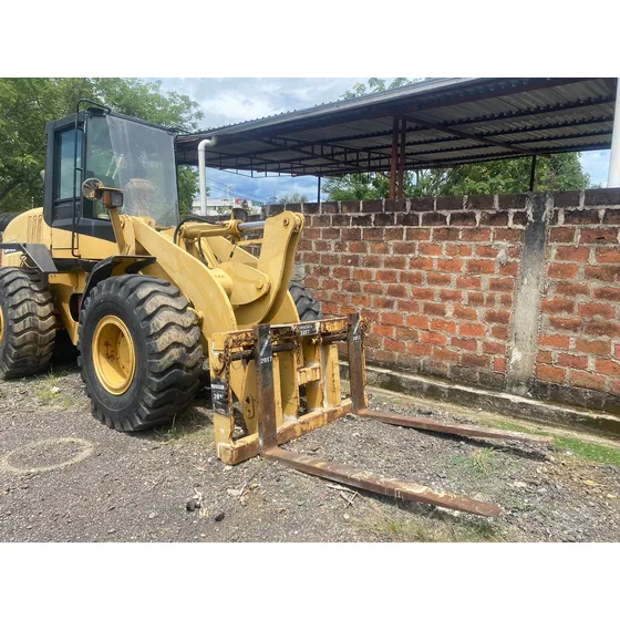 Cargador 7 Ton. Tiene Valde Y Espejo Con Uñas Tipo Montacarg