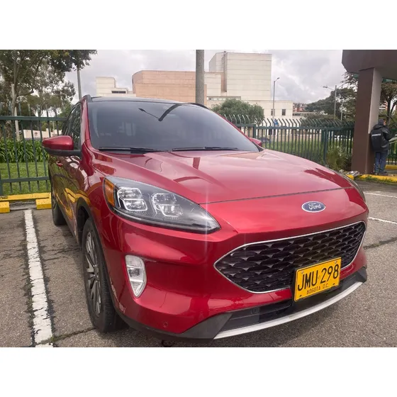 Ford Escape 2.5 Titanium Hev At 4x4