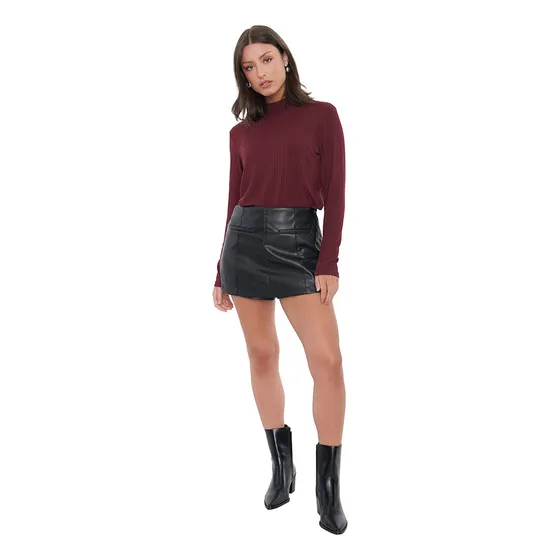 Short Mujer Ecocuero Color Negro Corona
