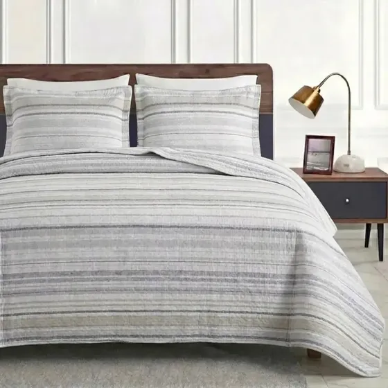 Cubrecamas Breda 2 Plazas Gris Cobertor Quilt Acolchado Liviano Textil Verano Invierno 2 Fundas Almohada Suave