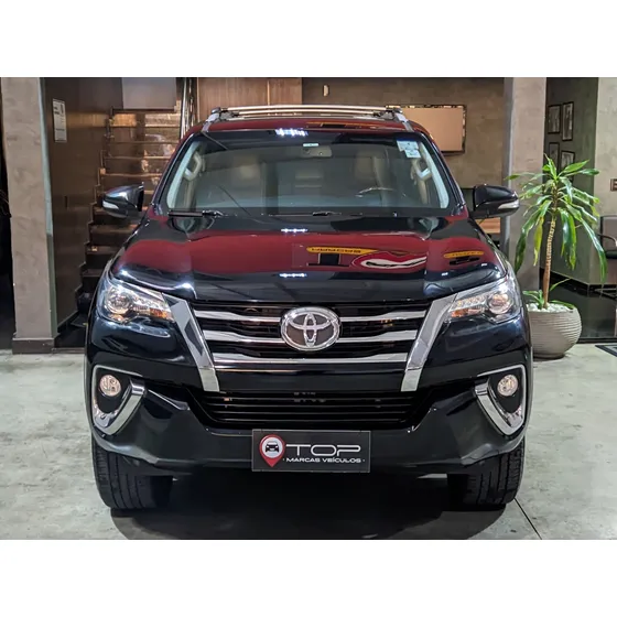 Toyota Hilux Sw4 4.0 Srx 4x4 7 Lugares V6 24v Gasolina 4p Automático