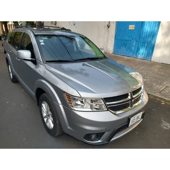 Dodge Journey 2.4 Sxt 7 Pasajeros Plus At