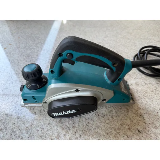 Plaina Elétrica 620w Com Corte 2,5 Mm - Kp0800 Makita 127v Azul-petróleo