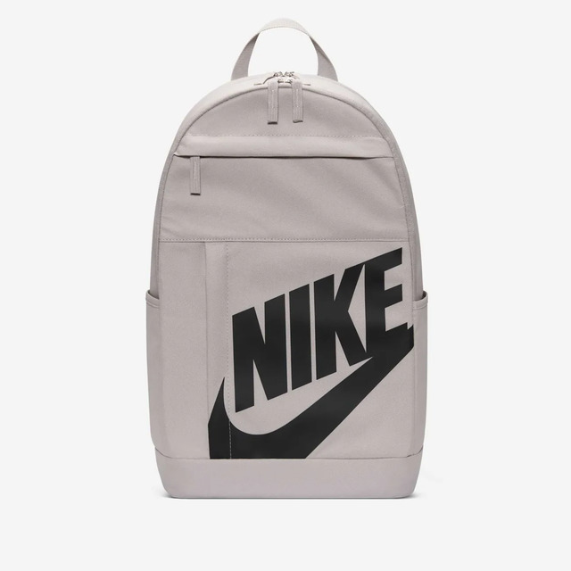 Mochila Nike Elemental na cor cinza com logo grande preto na parte frontal e zíperes visíveis