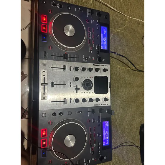 Controladora Dj Numark Mixtrack 3 - Preto