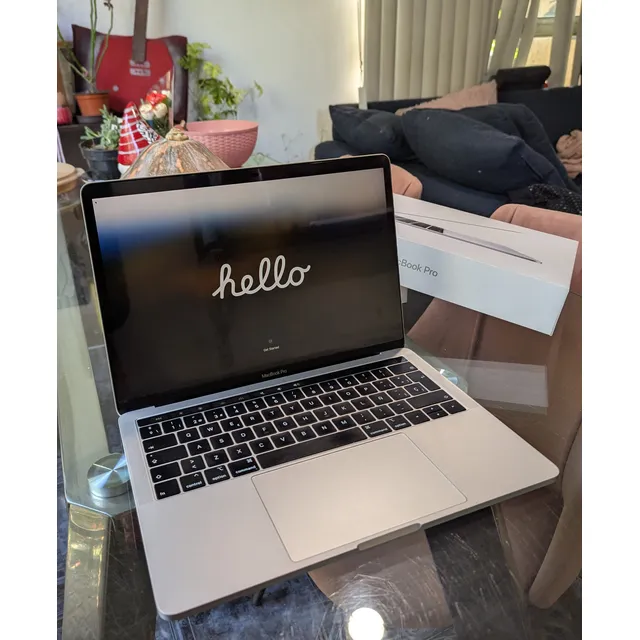 Macbook Pro 13.3  Intel Core I5 512gb Ssd 8gb Ram Touchbar
