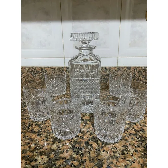 Juego De Licorera De Cristal Con 6 Vasos