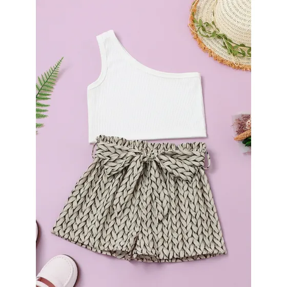 Top De Un Hombro Con Shorts Con Cinturón De Cintura Con Vola