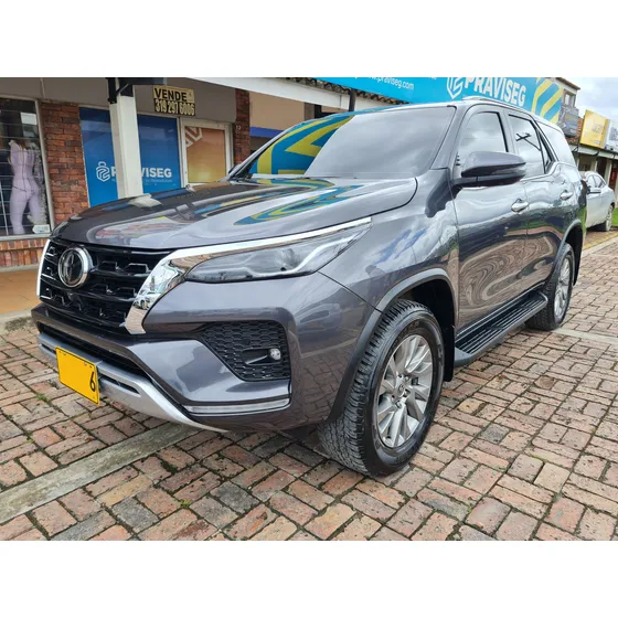 Toyota Fortuner Srv 2.4cc Diesel 4x2 At Aa