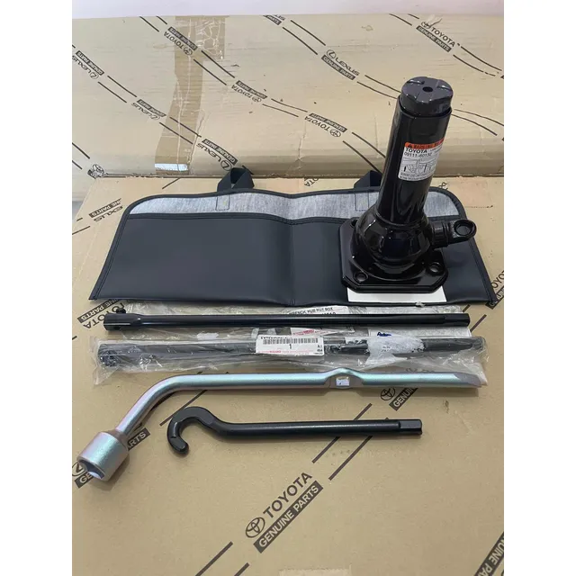 Set Kit Gato Y Herramientas Toyota Fortuner Hilux Original