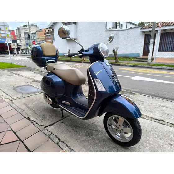 Vespa 300 Gts