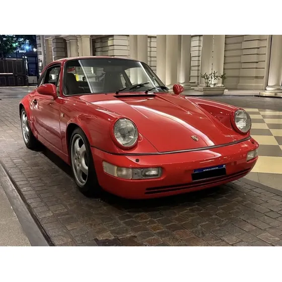 Porsche 911 3.4 Carrera 4 Coupe