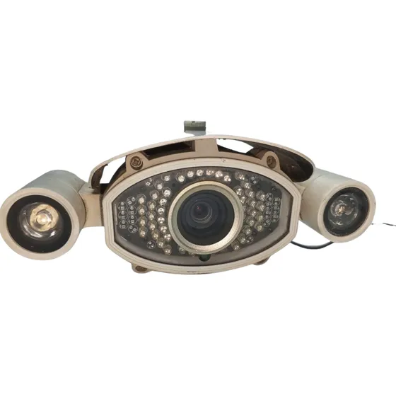 Cámara Para Exterior , Varifocal Lente De 3.6 A 16 Mm 690 Tv