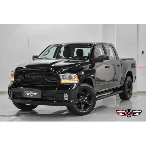 Ram Classic 5.7 V8 Gasolina Laramie Night Edition Cd 4x4 Automático