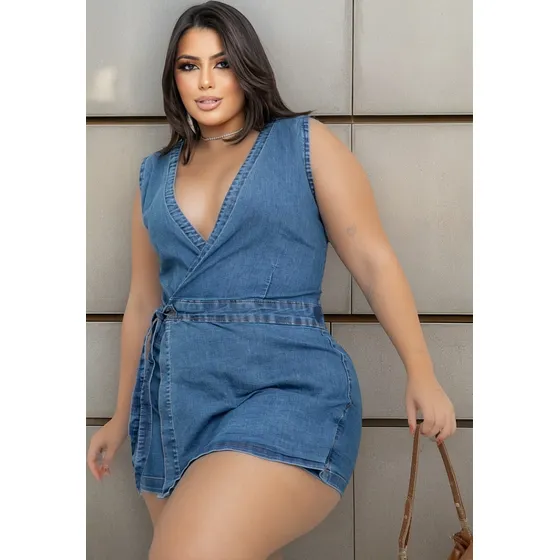 Jardineira Macaquinho Jeans Plus Size De Alça Macaquito