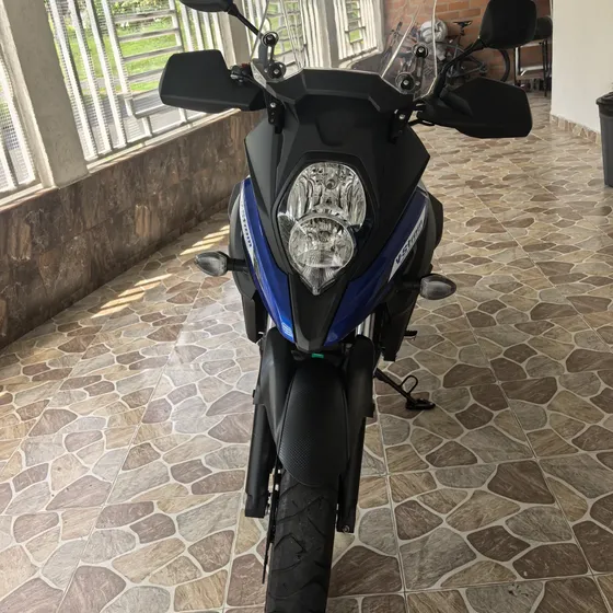 Vendo Suzuki Vstrom 650xt Modelo 2026