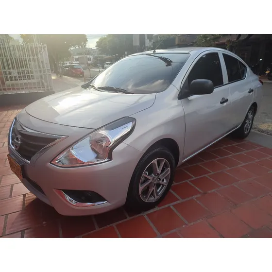Nissan Versa 1.6 Drive