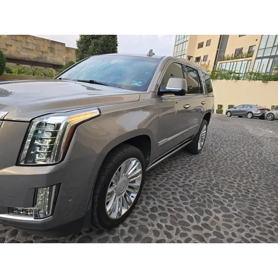 Cadillac Escalade 6.2 Plinum 4x4 At