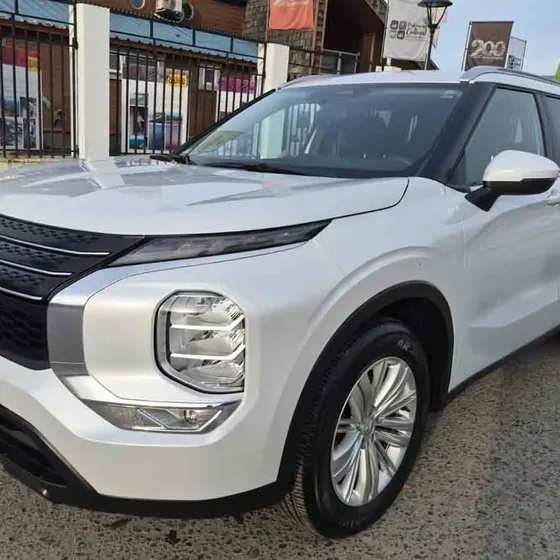 Mitsubishi New Outlander 4x2 At Gl 2026 New Outlander 4x2 At Gl 2026 usado en Puerto Montt