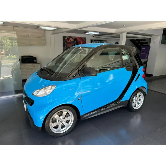 Smart Fortwo Coupe Black & White Mt