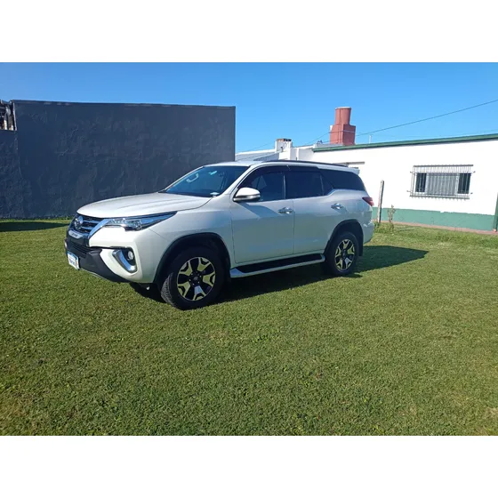 Toyota Hilux Sw4 2.8 Srx 177cv 4x4 7as
