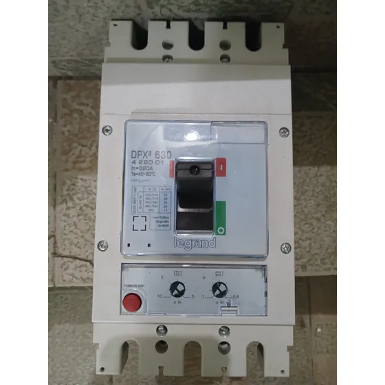Breaker Trifásico Industrial 3 × 320 Amp Regulable Legrand