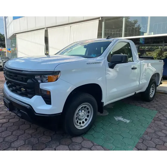 Chevrolet Silverado 2023 5.3 V8 Cabina Regular 4x4 At